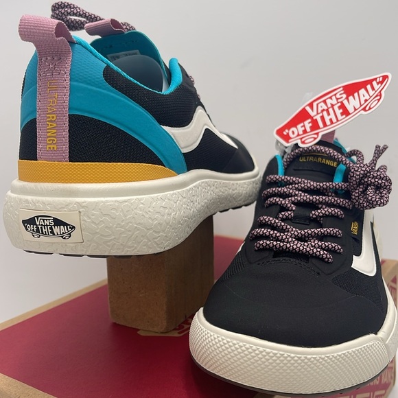 Vans WMNS Black and Blue Shoes Ultrarange Exo
Pop Color Black/Multi
VN0A4U1KB - Picture 10 of 16